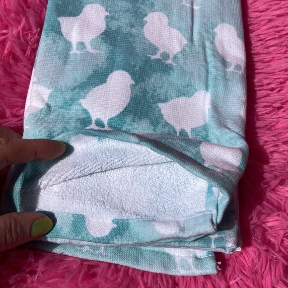 Casaba chicks on tie-dyed light green field all cotton dish towels set NWT - Picture 3 of 4